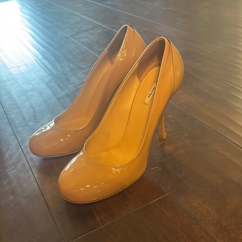 Miu Miu nude closed toe pumps